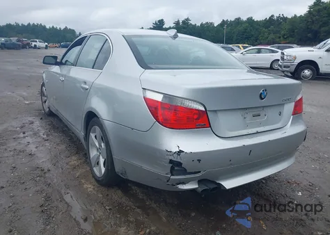 2007 BMW 530Xi z USA, uszkodzony, nr VIN WBANF73557CU25045